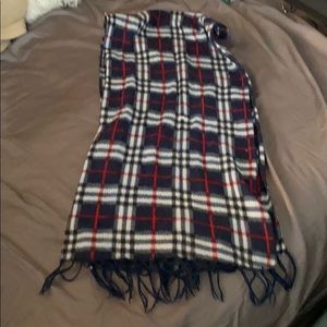Burberry like long neck scarf